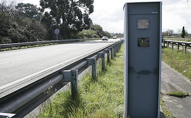 La regla del 7 que aplica la Guardia Civil para las multas de los radares