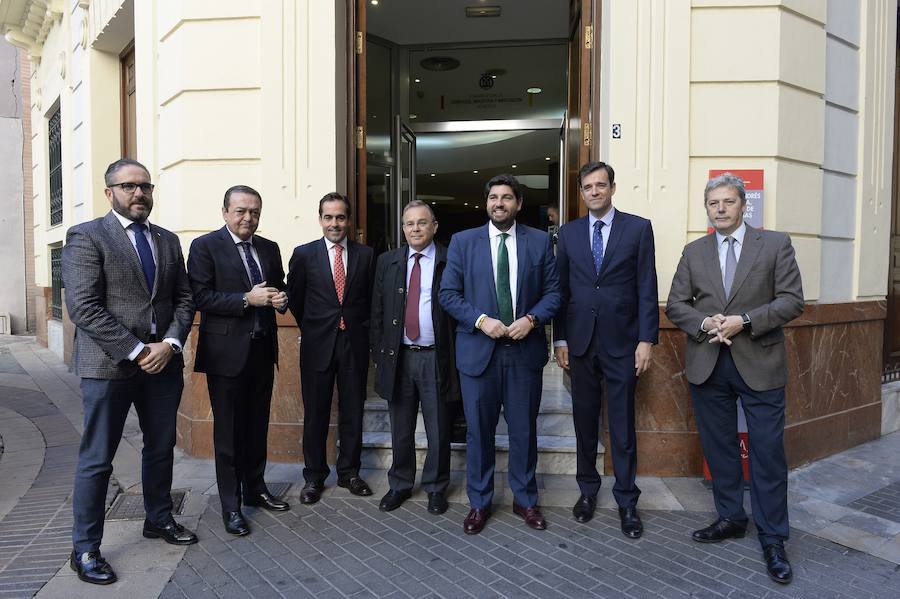 López Miras afirma en el evento organizado por 'La Verdad' que si el PP gana las elecciones «El AVE llegará este año a Murcia»