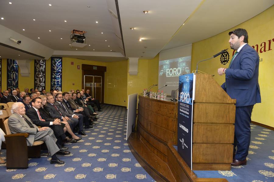 López Miras afirma en el evento organizado por 'La Verdad' que si el PP gana las elecciones «El AVE llegará este año a Murcia»