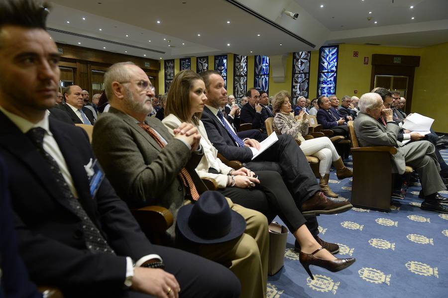 López Miras afirma en el evento organizado por 'La Verdad' que si el PP gana las elecciones «El AVE llegará este año a Murcia»