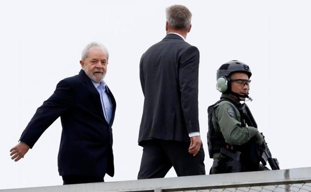 Lula, en su salida de prisión. 