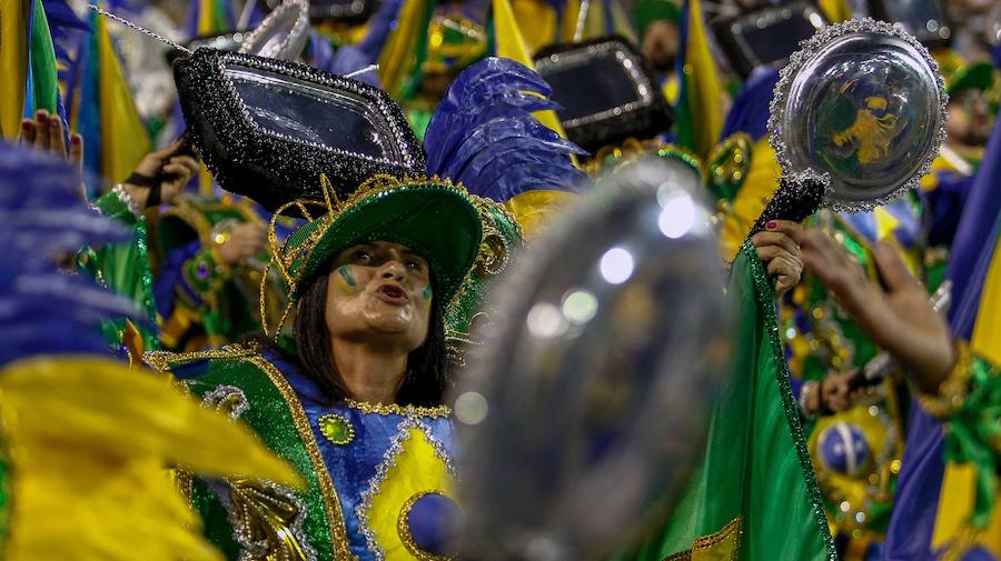 El desfile del Carnaval en Sao Paulo, Brasil, es uno de los eventos más importantes del país