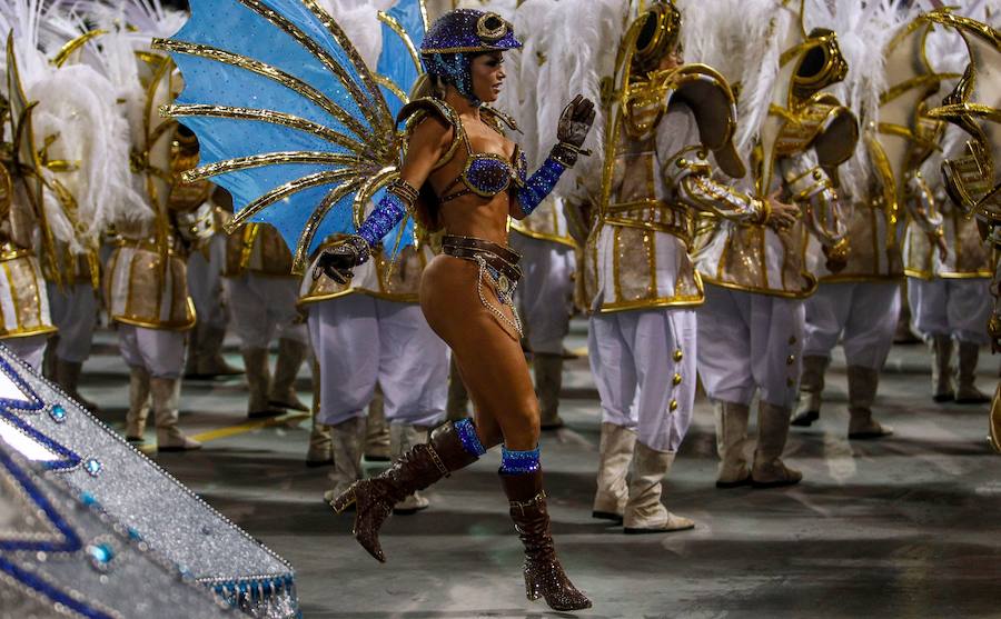 El desfile del Carnaval en Sao Paulo, Brasil, es uno de los eventos más importantes del país