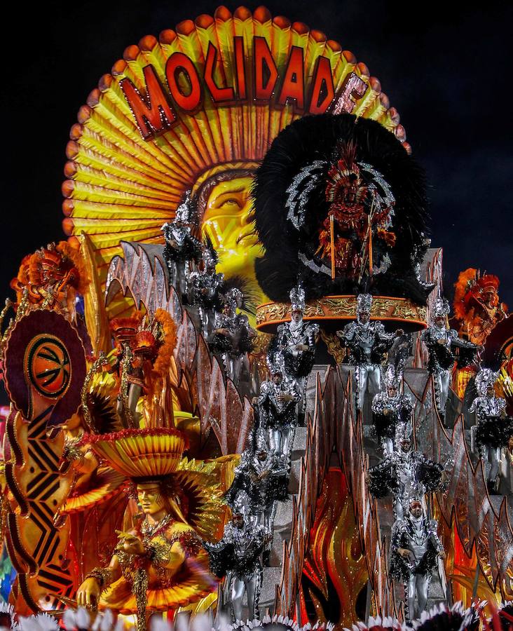 El desfile del Carnaval en Sao Paulo, Brasil, es uno de los eventos más importantes del país