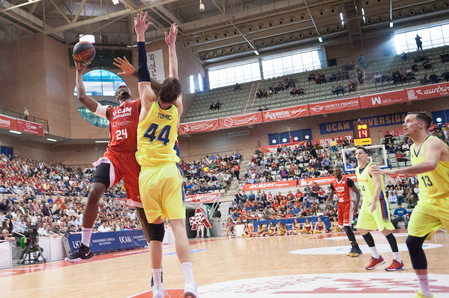 Los de Sito Alonso gana al campeón de la Copa del Rey por un punto en el Palacio de los Deportes