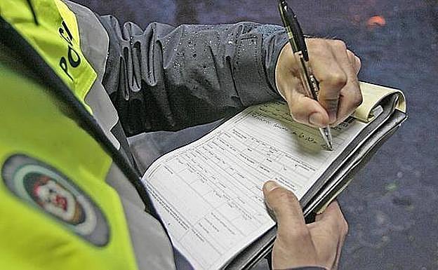 Las cinco curiosas infracciones por las que quizás no sabes que pueden multarte