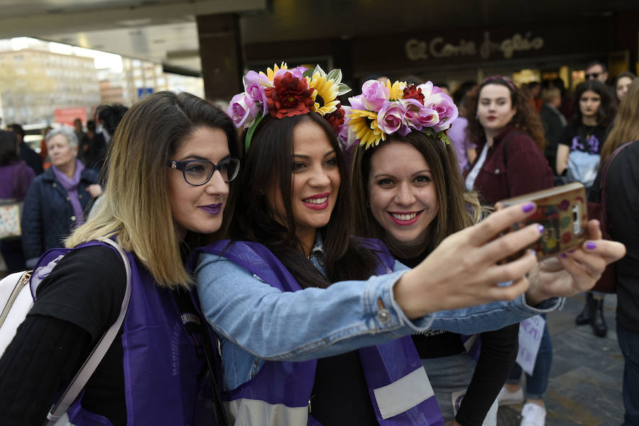 La gran marcha por en el Día Internacional de la Mujer arranca en el centro de Murcia con el recuerdo de la jornada histórica vivida hace ahora un año
