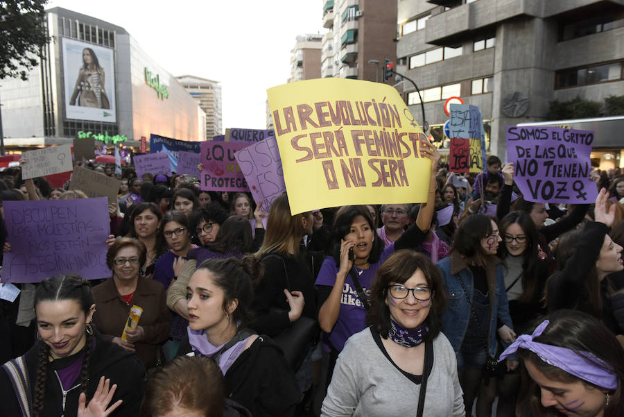 La gran marcha por en el Día Internacional de la Mujer arranca en el centro de Murcia con el recuerdo de la jornada histórica vivida hace ahora un año