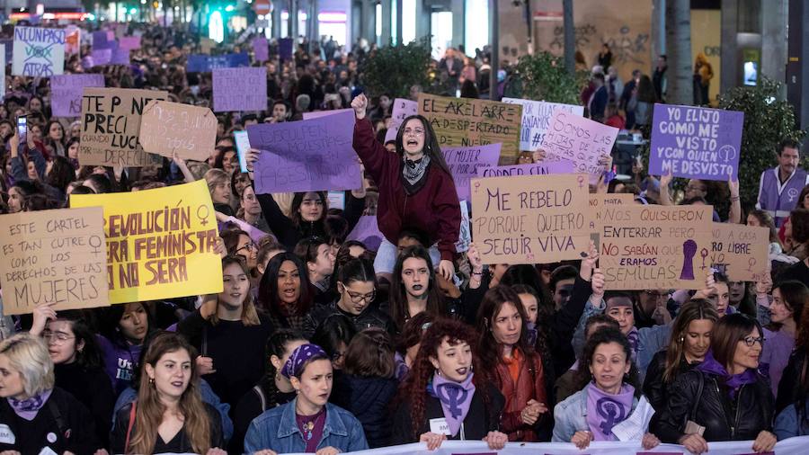 La gran marcha por en el Día Internacional de la Mujer arranca en el centro de Murcia con el recuerdo de la jornada histórica vivida hace ahora un año