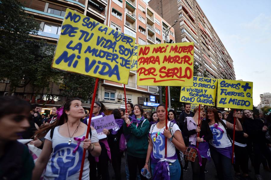 La gran marcha por en el Día Internacional de la Mujer arranca en el centro de Murcia con el recuerdo de la jornada histórica vivida hace ahora un año