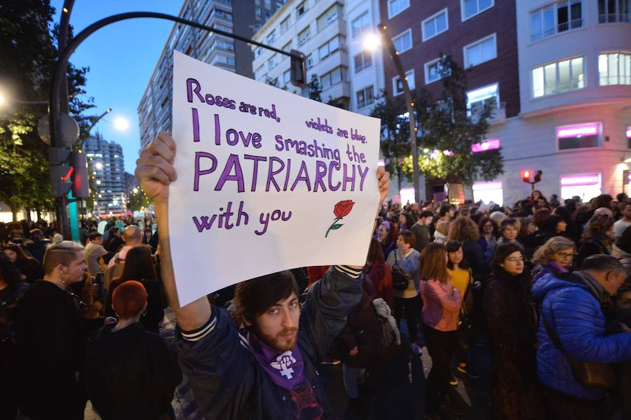 La gran marcha por en el Día Internacional de la Mujer arranca en el centro de Murcia con el recuerdo de la jornada histórica vivida hace ahora un año