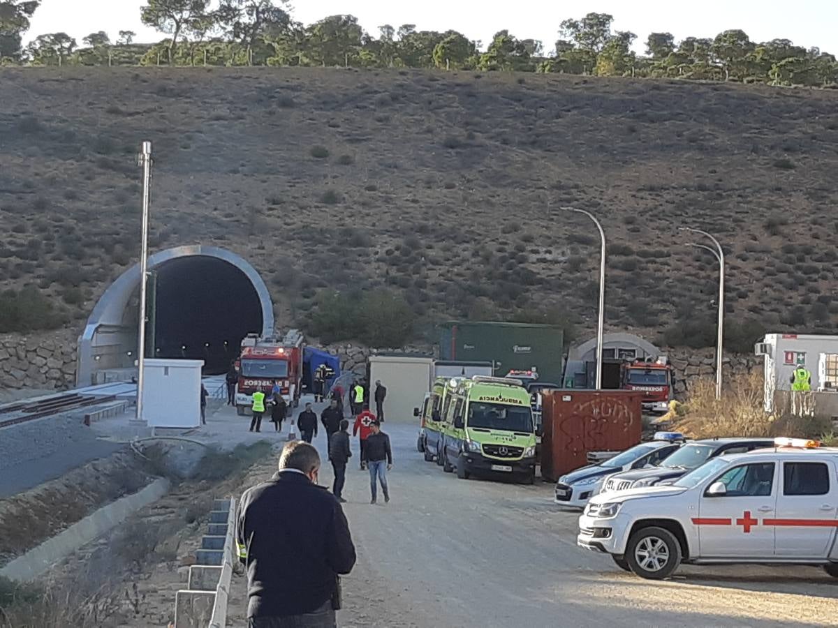 Decenas de vecinos participaron ayer en un simulacro de accidente ferroviario