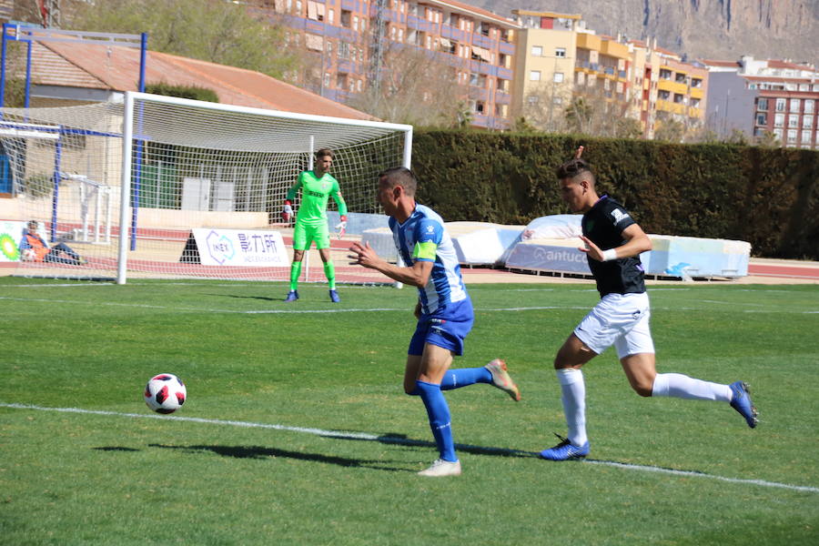 Empate de los de Pontes ante el colista en un partido en el que los locales fueron superiores, pero no tuvieron acierto de cara a la portería rival