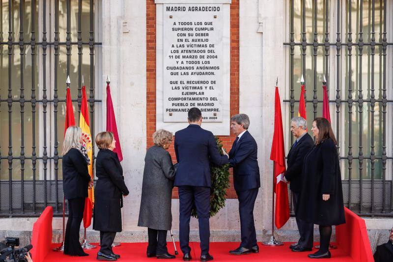 El 15 aniversario del atentado yihadista que costó la vida a 193 personas en la capital de España se ha conmemorado en distintos puntos de la ciudad con división entre los representantes políticos.