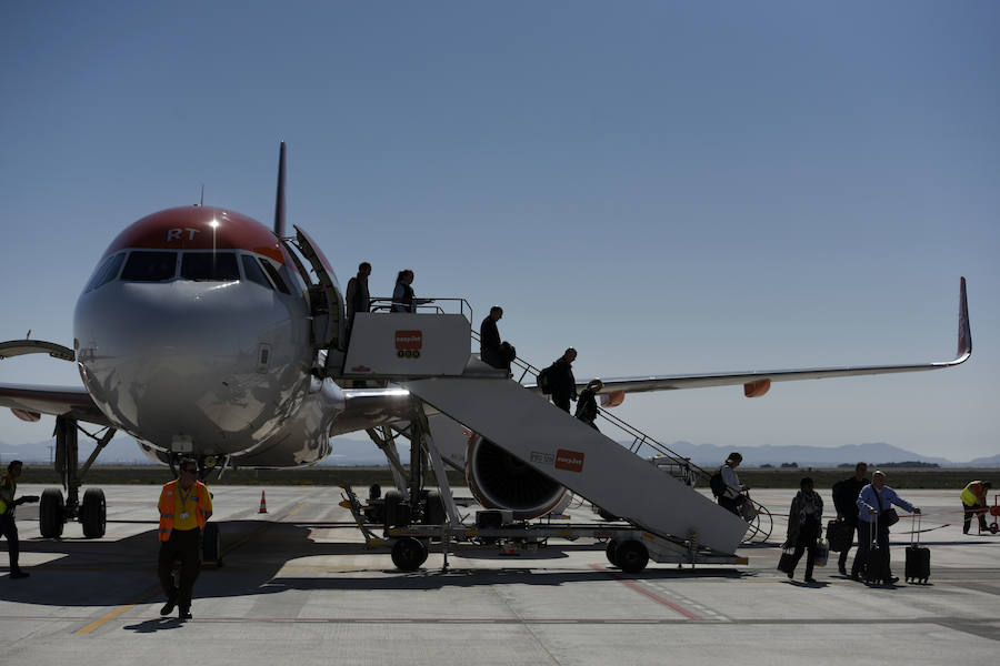 Fotos: Visita de los ganadores del concurso de &#039;La Verdad&#039; al aeropuerto internacional de la Región de Murcia