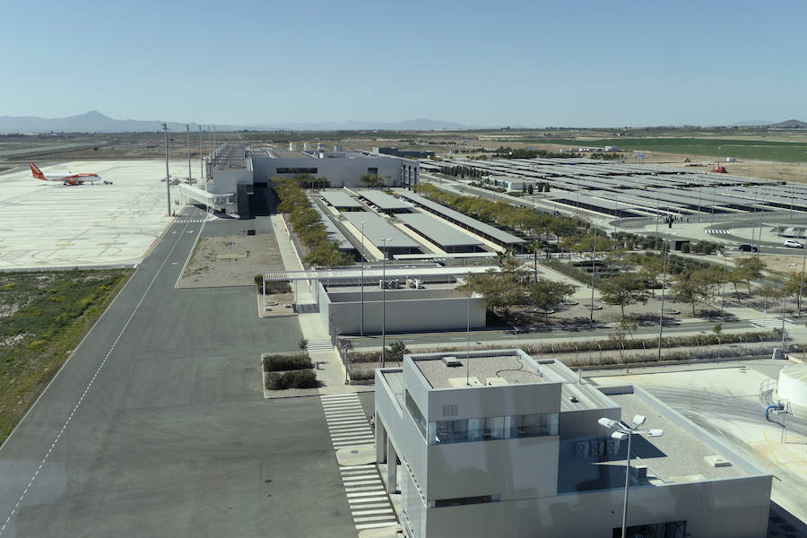 Fotos: Visita de los ganadores del concurso de &#039;La Verdad&#039; al aeropuerto internacional de la Región de Murcia