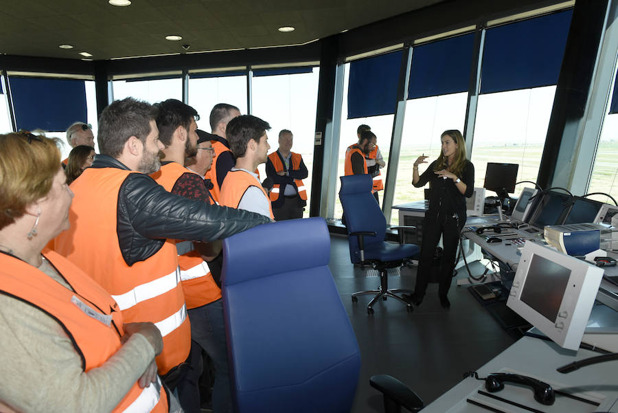 Fotos: Visita de los ganadores del concurso de &#039;La Verdad&#039; al aeropuerto internacional de la Región de Murcia