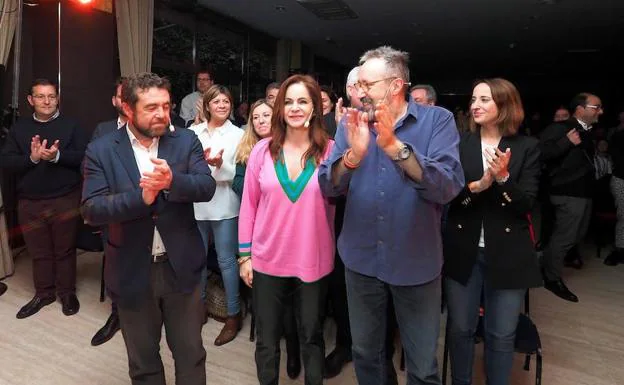 Silvia Clemente, acompañada por Juan Carlos Girauta y Miguel Gutiérrez en el cierre de campaña de las pasadas primarias.