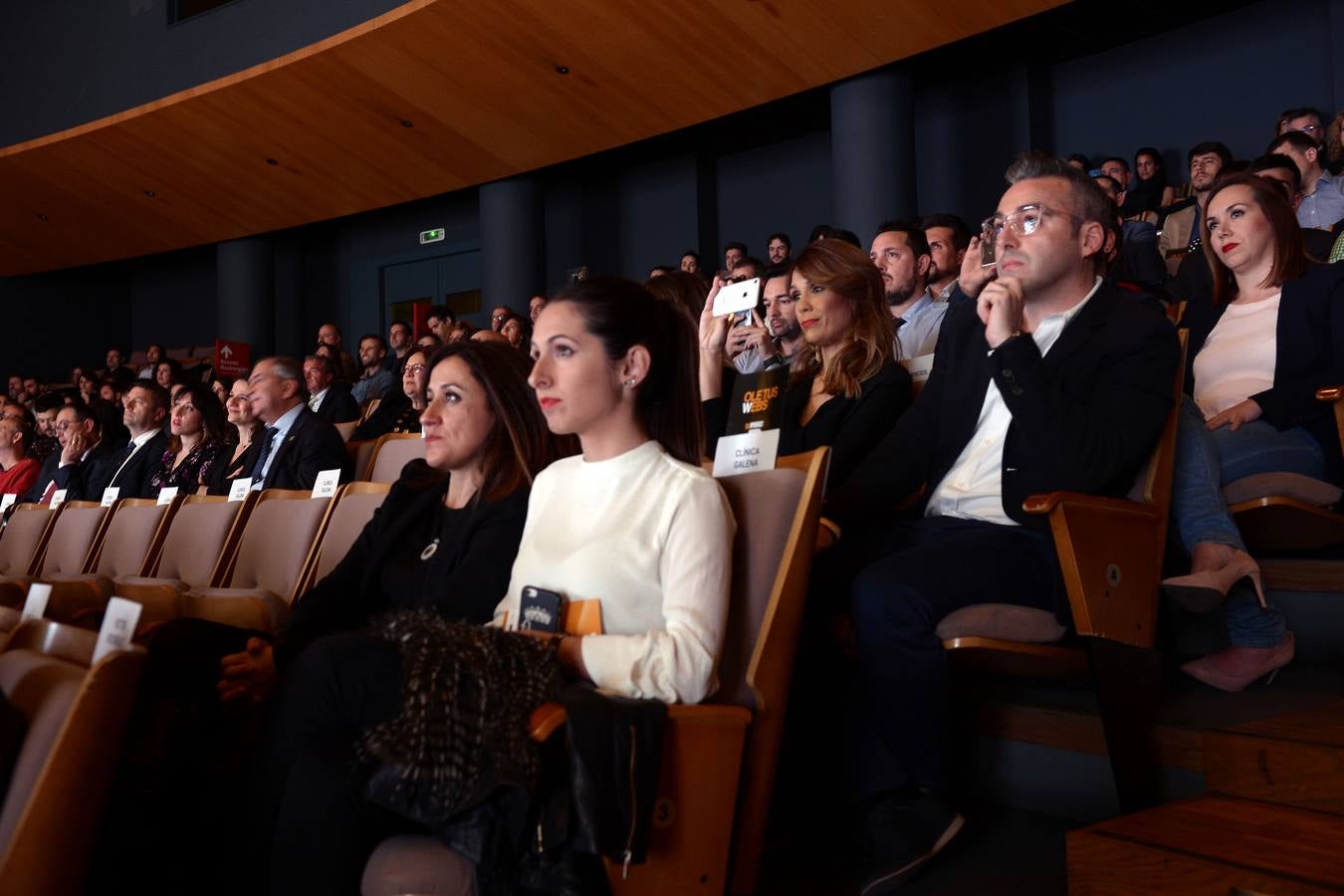 Los Premios Web de laverdad.es cerraron este jueves por la noche su XI edición en un acto en el Auditorio Víctor Villegas de Murcia conducido por el actor y humorista Alex O'Dogherty