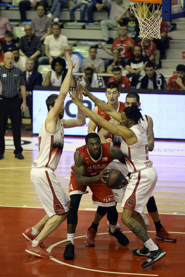 El equipo universitario sale de las posiciones de descenso, empatado con Breogán a siete victorias