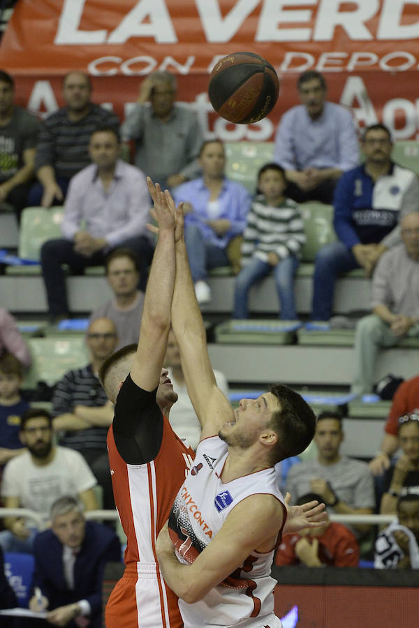 El equipo universitario sale de las posiciones de descenso, empatado con Breogán a siete victorias