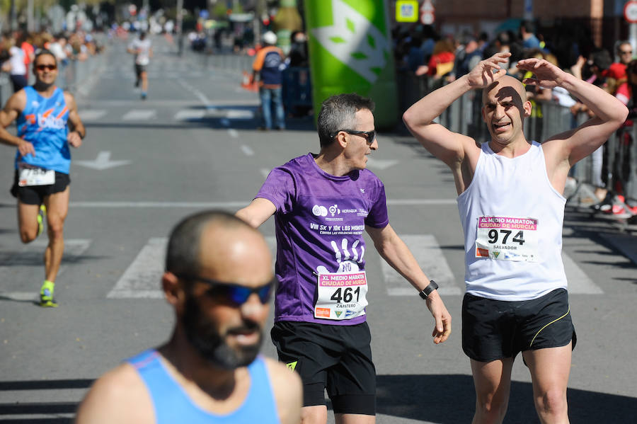 Andrés Mico consigue la victoria en 1 hora y 9 minutos, mientras que Inma Pérez hace una marca de 1 hora y 26 minutos y se lleva la prueba femenina