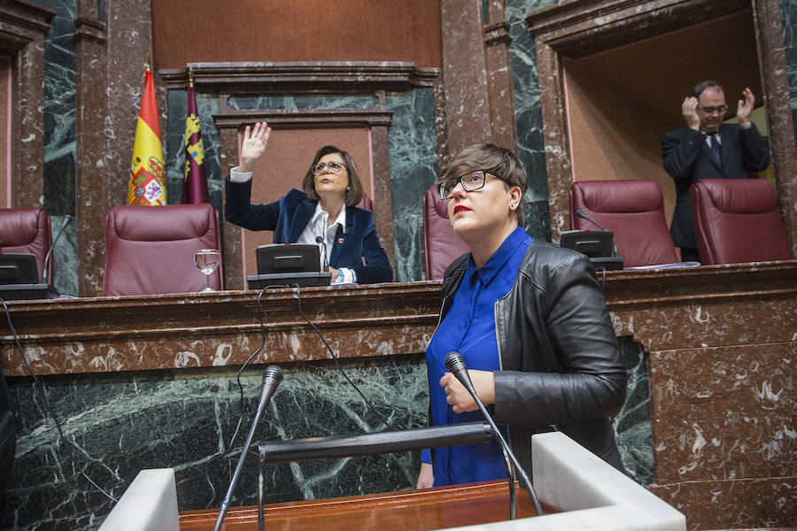 Los taxistas temen un desembarco de empresas de vehículos con conductor en Semana Santa y Fiestas de Primavera