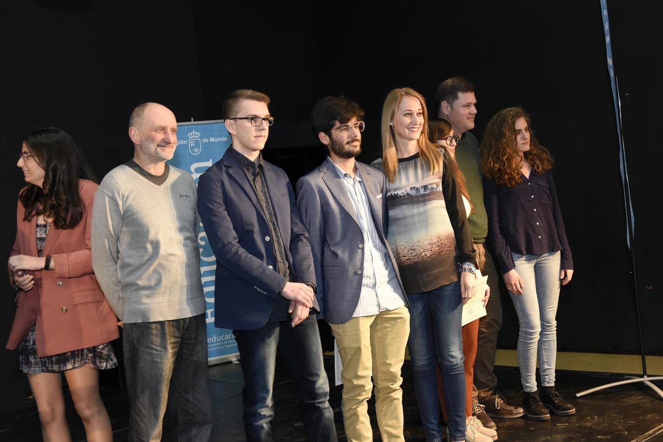 Los veintidós alumnos de la Región que han obtenido los premios extraordinarios de ESO y Bachillerato recibieron ayer sus diplomas