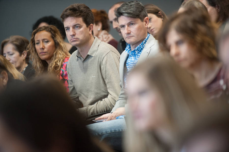 La consejera de Educación entrega 80 placas de reconocimiento a los participantes y 40 trofeos a los centros de excelencia inscritos en el programa desde hace cuatro años