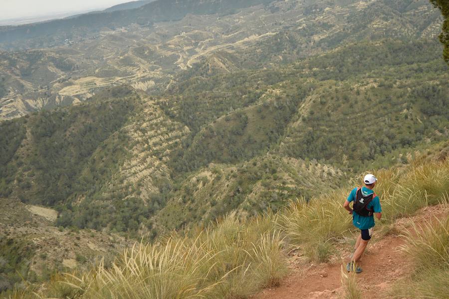 El corredor marroquí asentado en la Region es el más rápido en la prueba de trail running, seguido por el catalán Andreu Simón y el cántabro Borja Fernández