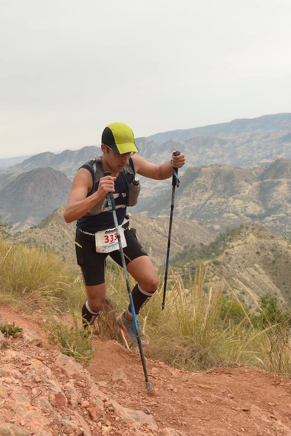 El corredor marroquí asentado en la Region es el más rápido en la prueba de trail running, seguido por el catalán Andreu Simón y el cántabro Borja Fernández