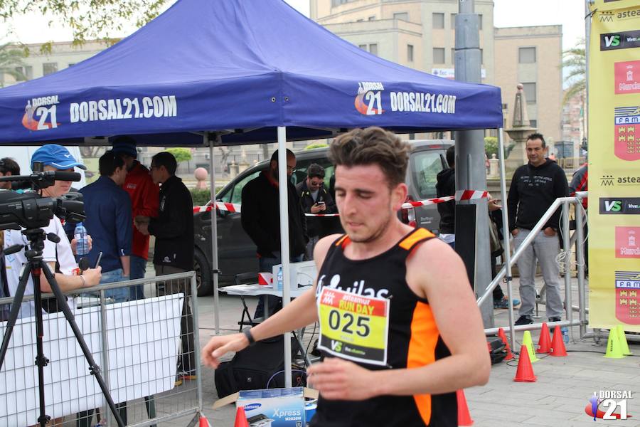 Francisco Pastor gana la prueba con un tiempo de 33:35 minutos en los 10 kilómetros, imponiéndose en féminas Saray Paredes con una marca de 42:15