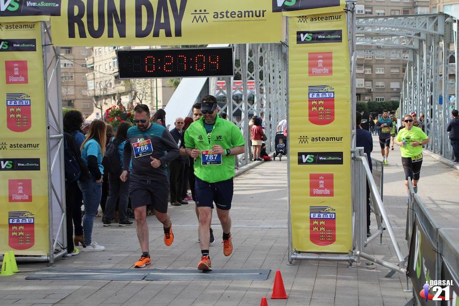 Francisco Pastor gana la prueba con un tiempo de 33:35 minutos en los 10 kilómetros, imponiéndose en féminas Saray Paredes con una marca de 42:15