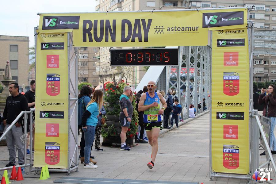 Francisco Pastor gana la prueba con un tiempo de 33:35 minutos en los 10 kilómetros, imponiéndose en féminas Saray Paredes con una marca de 42:15