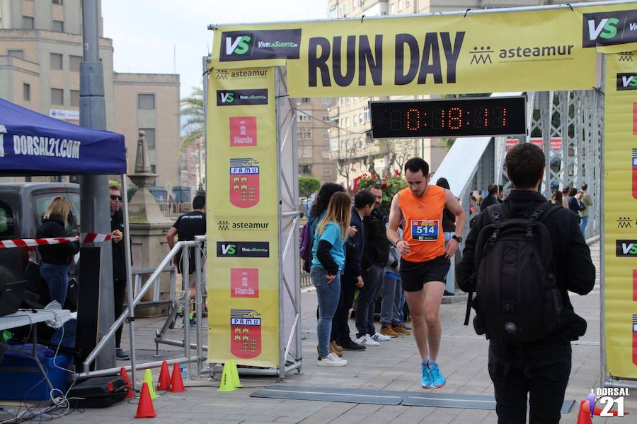 Francisco Pastor gana la prueba con un tiempo de 33:35 minutos en los 10 kilómetros, imponiéndose en féminas Saray Paredes con una marca de 42:15