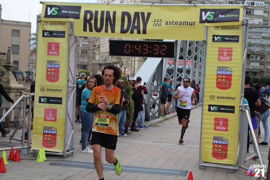 Francisco Pastor gana la prueba con un tiempo de 33:35 minutos en los 10 kilómetros, imponiéndose en féminas Saray Paredes con una marca de 42:15