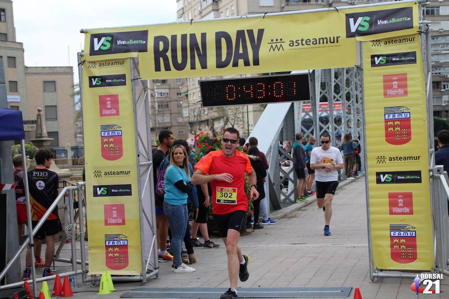 Francisco Pastor gana la prueba con un tiempo de 33:35 minutos en los 10 kilómetros, imponiéndose en féminas Saray Paredes con una marca de 42:15