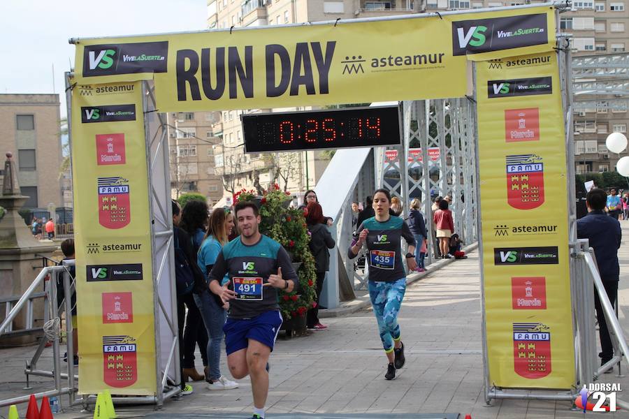 Francisco Pastor gana la prueba con un tiempo de 33:35 minutos en los 10 kilómetros, imponiéndose en féminas Saray Paredes con una marca de 42:15