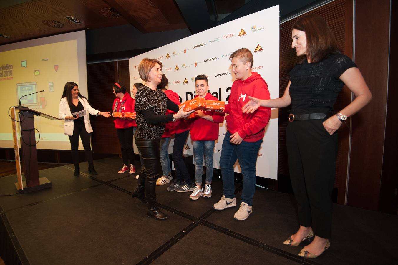 Los grupos Cazanoticias 3.0, Los Metamórficos, Weare2, Chiripifláuticos, Los Periodistas sin Fronteras y Diario IP, ganadores de la décima edición del concurso escolar 'Mi Periódico Digital'