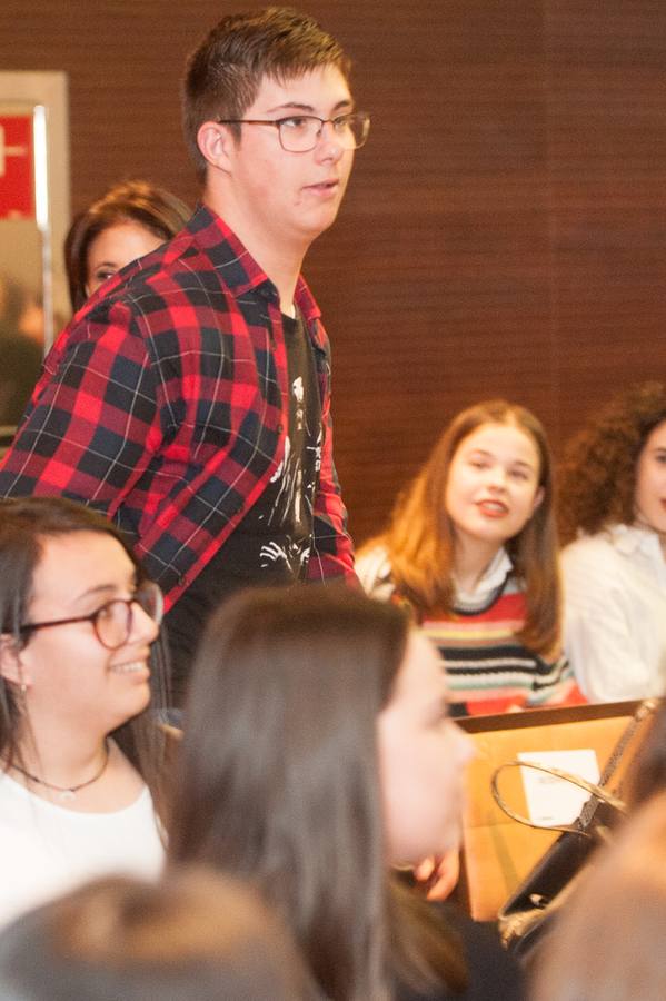 Los grupos Cazanoticias 3.0, Los Metamórficos, Weare2, Chiripifláuticos, Los Periodistas sin Fronteras y Diario IP, ganadores de la décima edición del concurso escolar 'Mi Periódico Digital'