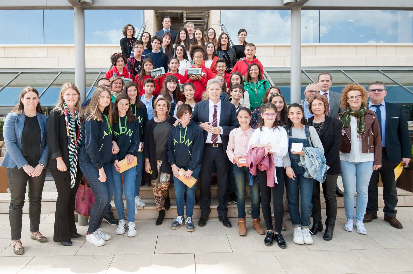 Los grupos Cazanoticias 3.0, Los Metamórficos, Weare2, Chiripifláuticos, Los Periodistas sin Fronteras y Diario IP, ganadores de la décima edición del concurso escolar 'Mi Periódico Digital'