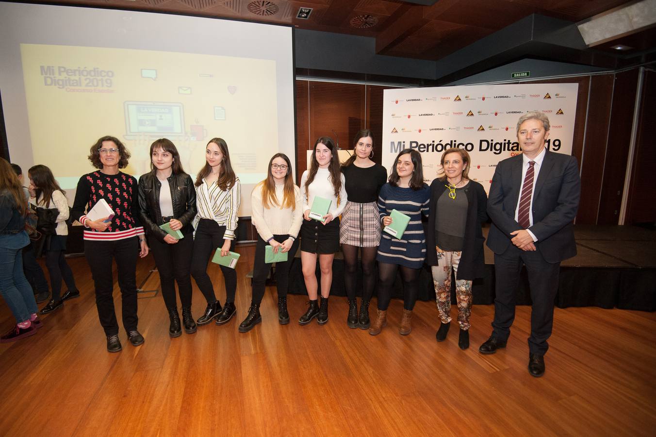 Los grupos Cazanoticias 3.0, Los Metamórficos, Weare2, Chiripifláuticos, Los Periodistas sin Fronteras y Diario IP, ganadores de la décima edición del concurso escolar 'Mi Periódico Digital'