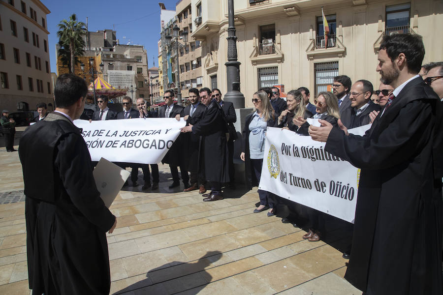 El presidente del Gobierno firmó en el Libro de Oro de la corporación municipal