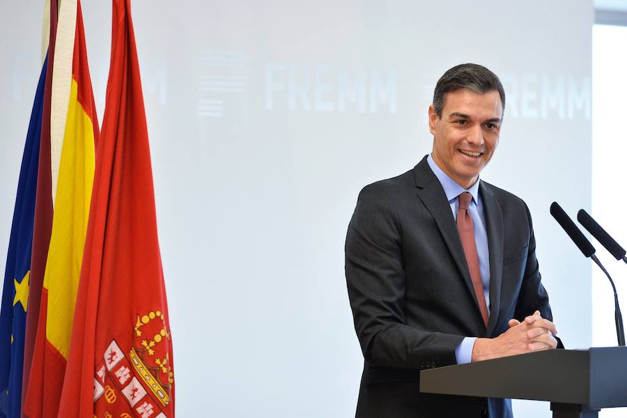 El presidente del Gobierno de España recibe una avalancha de reivindicaciones de empresarios y del Ejecutivo autónomo en su visita a la Región