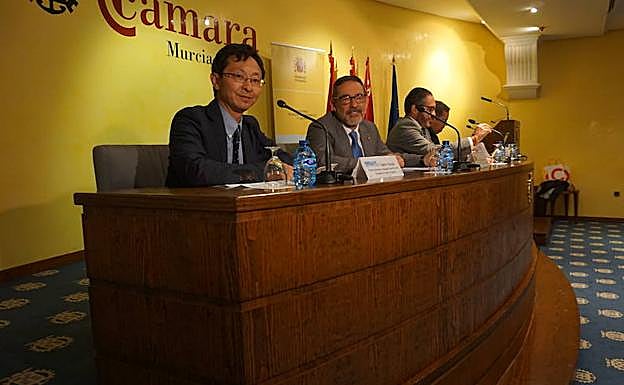 Algunos de los moderadores en la jornada informativa en la Cámara de Comercio.