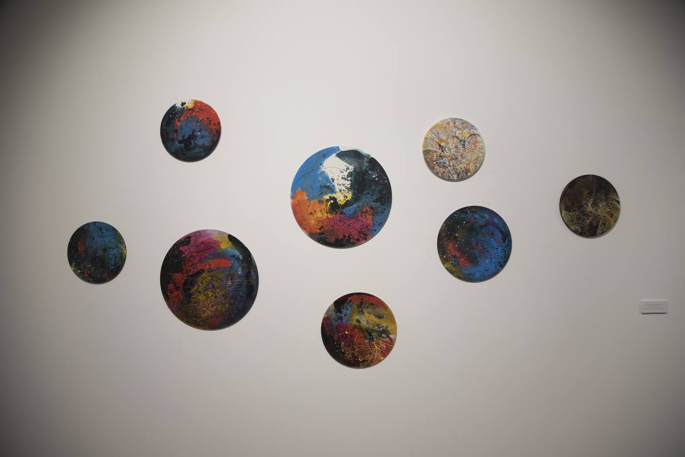 Obras de la exposición 'Desfragmentación secuencial', que se exhibe estos días en Mazarrón.