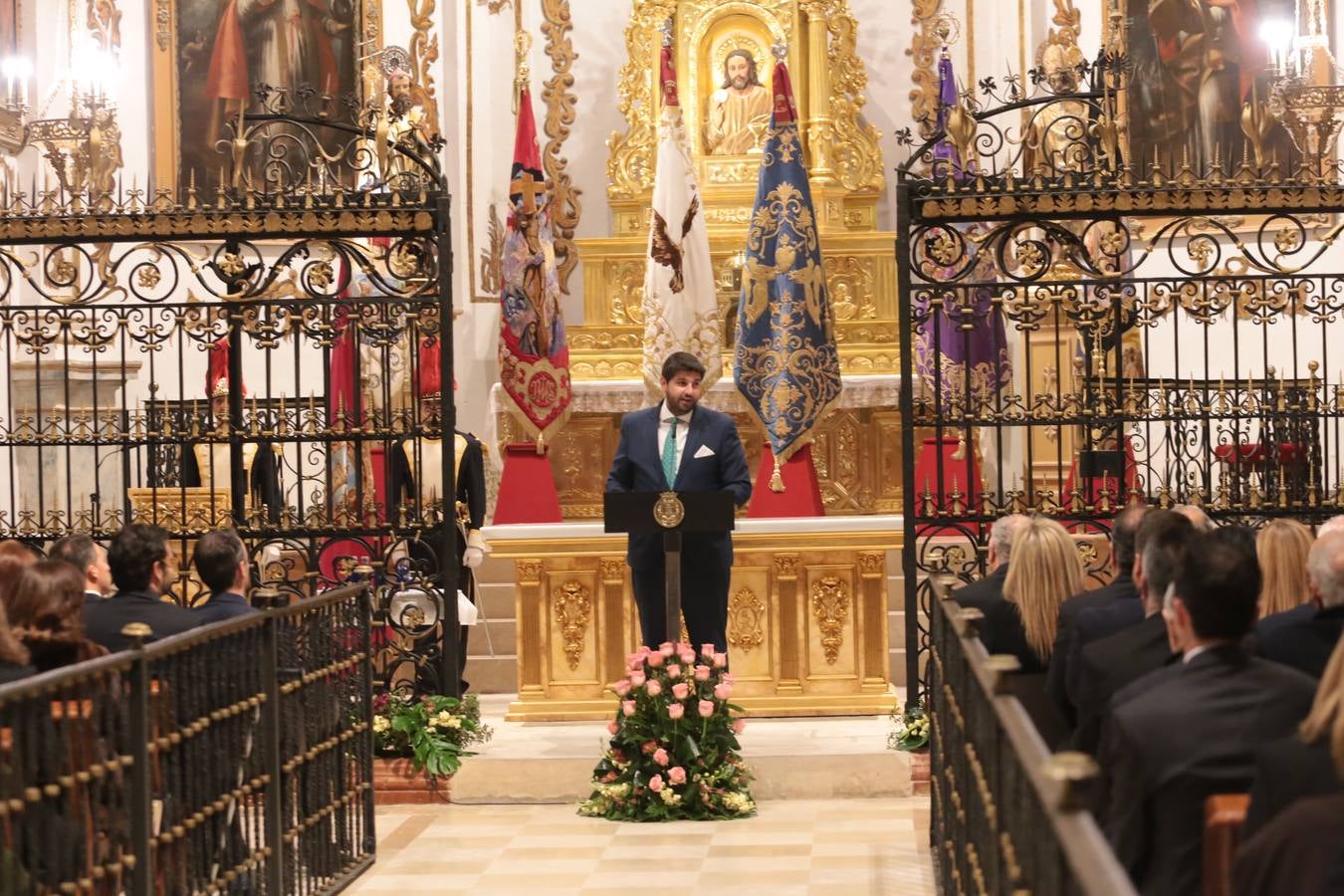 El presidente regional recurre a vivencias personales y a su experiencia como cofrade en el pregón de las procesiones 