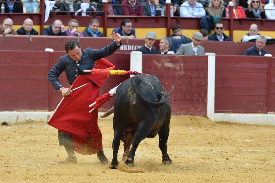 El festival de la AECC celebra su XXV edición con un gran espectáculo. Trece orejas y tres rabos en un festejo de alto nivel artístico