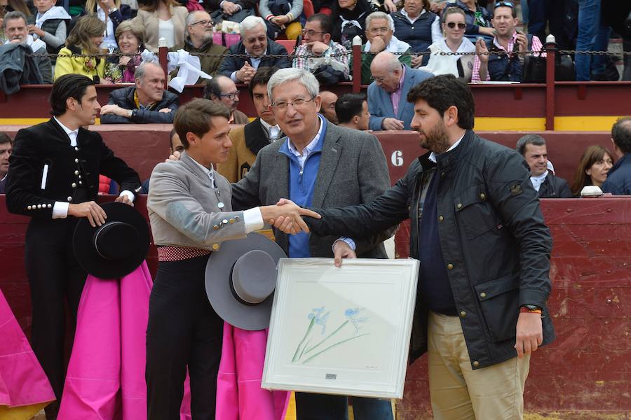 El festival de la AECC celebra su XXV edición con un gran espectáculo. Trece orejas y tres rabos en un festejo de alto nivel artístico