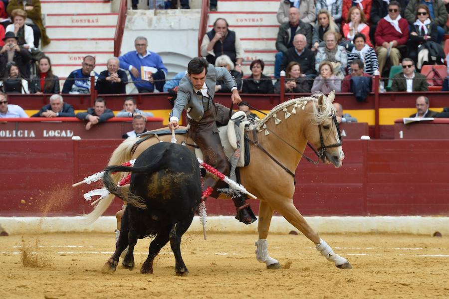 El festival de la AECC celebra su XXV edición con un gran espectáculo. Trece orejas y tres rabos en un festejo de alto nivel artístico